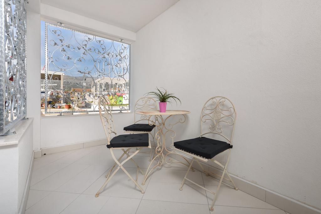 Apartamento Studio Tironi 2 -Sonja Trogir Exterior foto