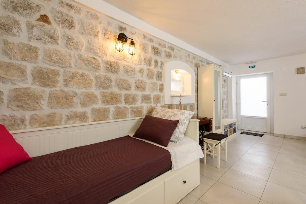 Apartamento Studio Tironi 2 -Sonja Trogir Exterior foto